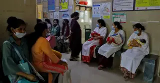 ভারতে জন্মহার রেকর্ড কম, সন্তান নিচ্ছেন না অনেক দম্পতি